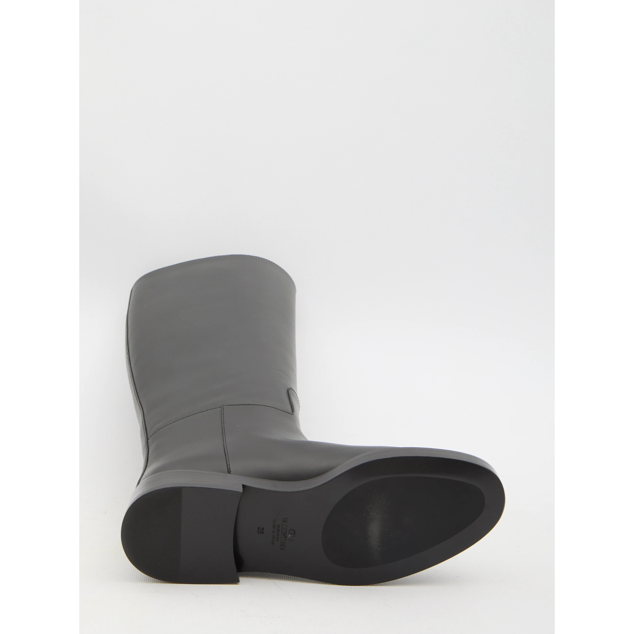 VLogo The Bold Edition boots