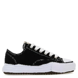 A01FW702 BLACK