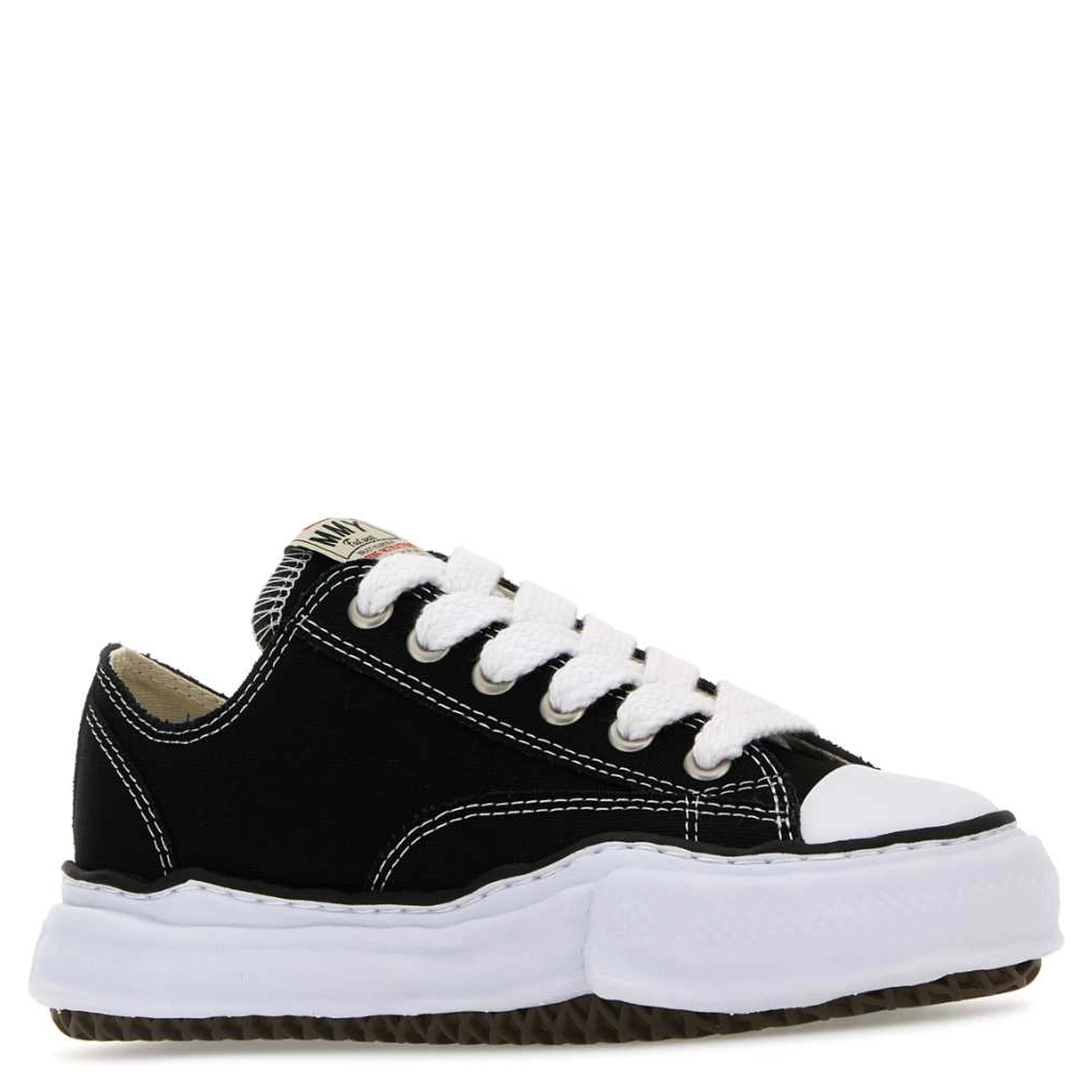 A01FW702 BLACK