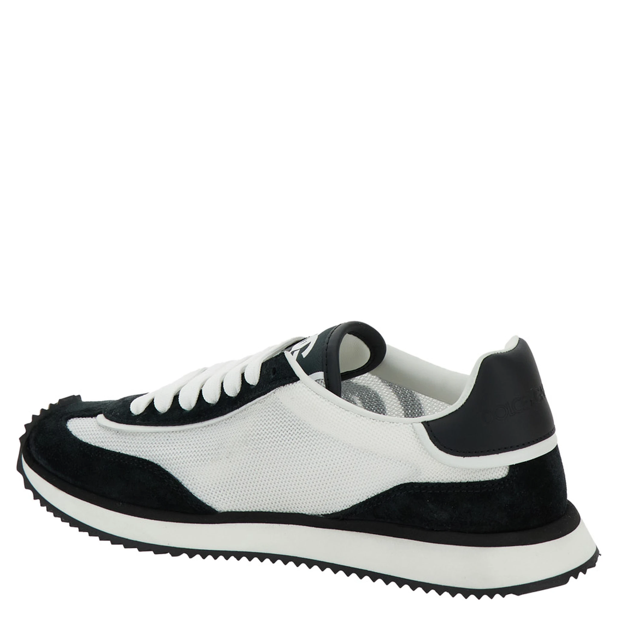 حذاء رياضي نسائي منخفض الرقبة من دي جي كوشن، أبيض وأسود، مزين بطبعة شعار، مصنوع من مواد متنوعة