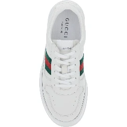 حذاء رياضي أبيض بتفاصيل شبكية ونعل سميك من الجلد للرجال