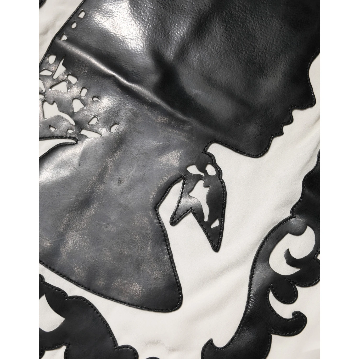 Cream Silk Silhouette Detail Short Sleeve Top