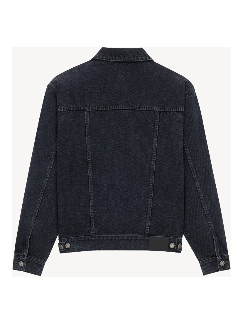 Trucker jacket in denim