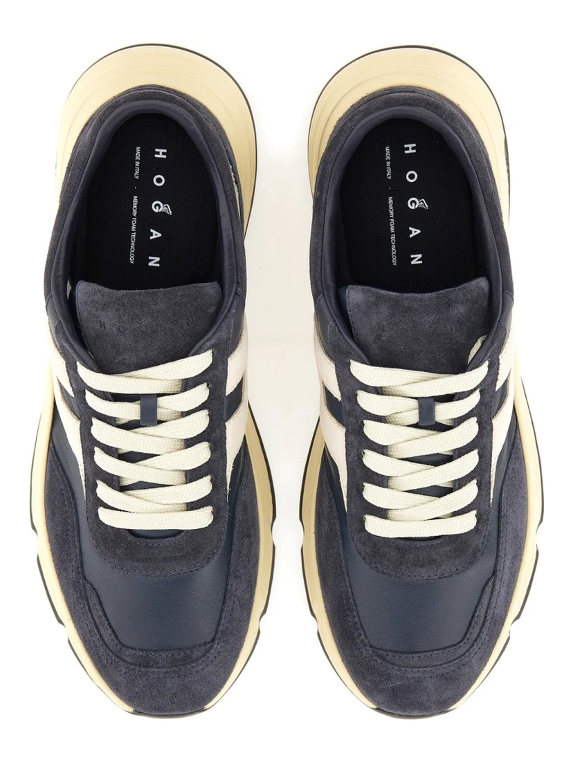 حذاء رياضي "هايبرلايت"