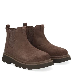 حذاء "تشيلسي لوغ"