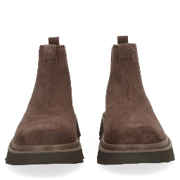 حذاء "تشيلسي لوغ"