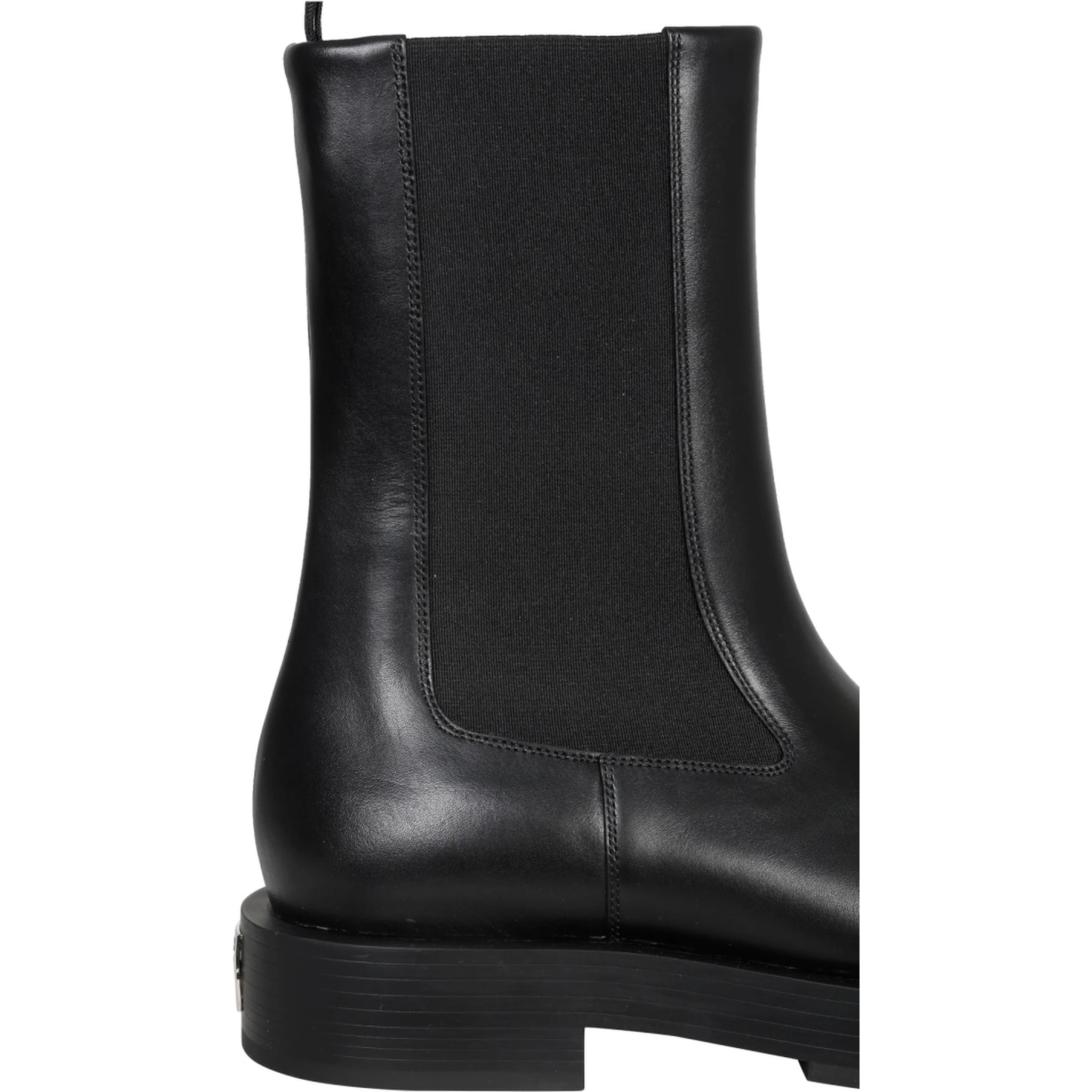 CHELSEA BOOTS