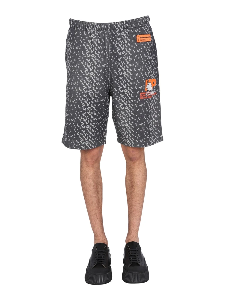 BERMUDA WITH RUBBER LOGO