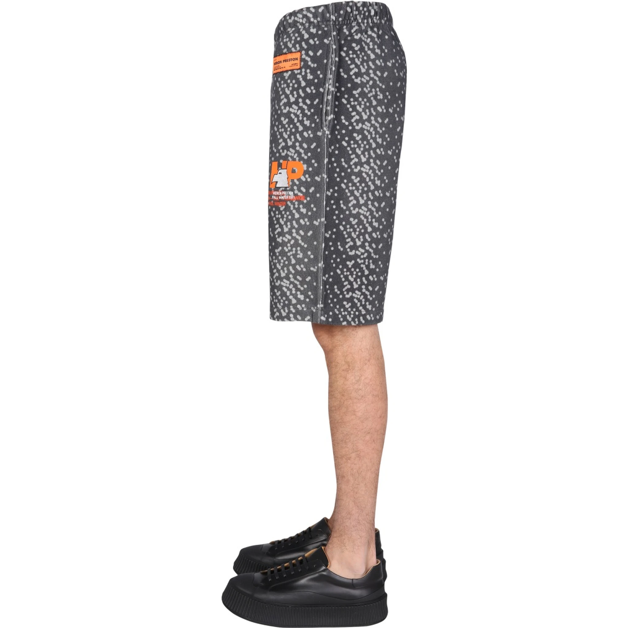 BERMUDA WITH RUBBER LOGO