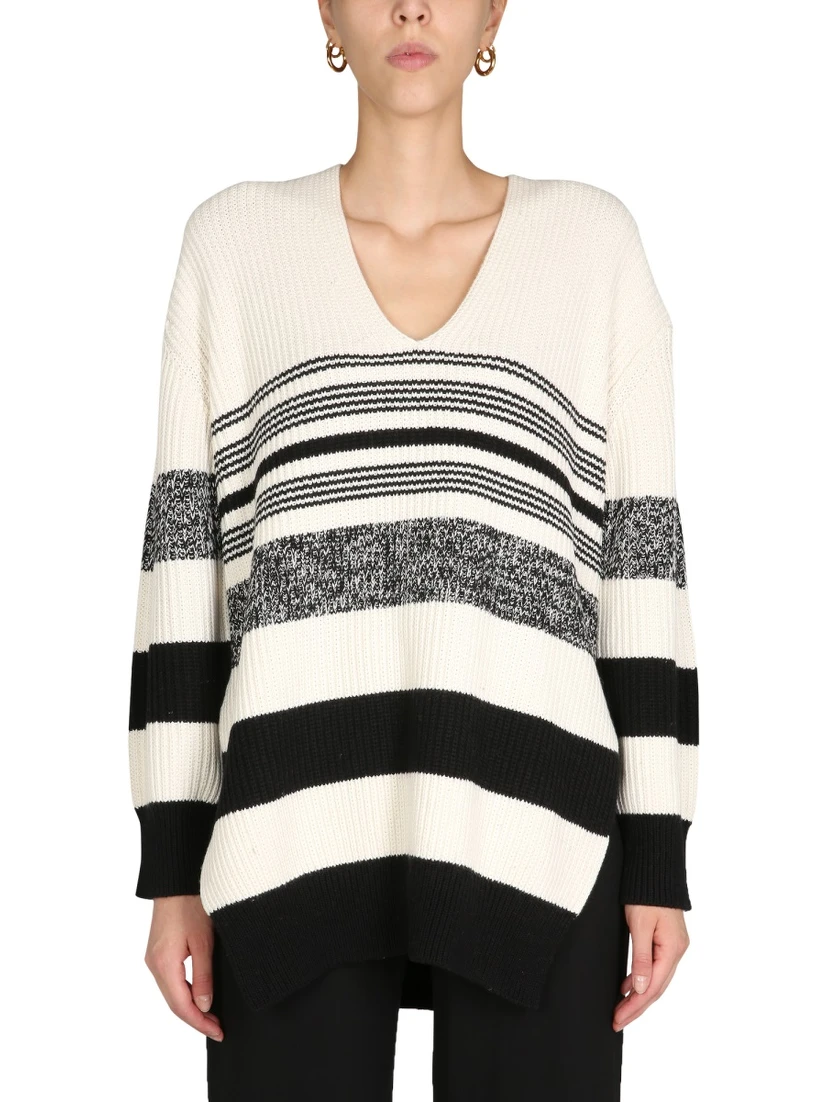 V-NECK SWEATER