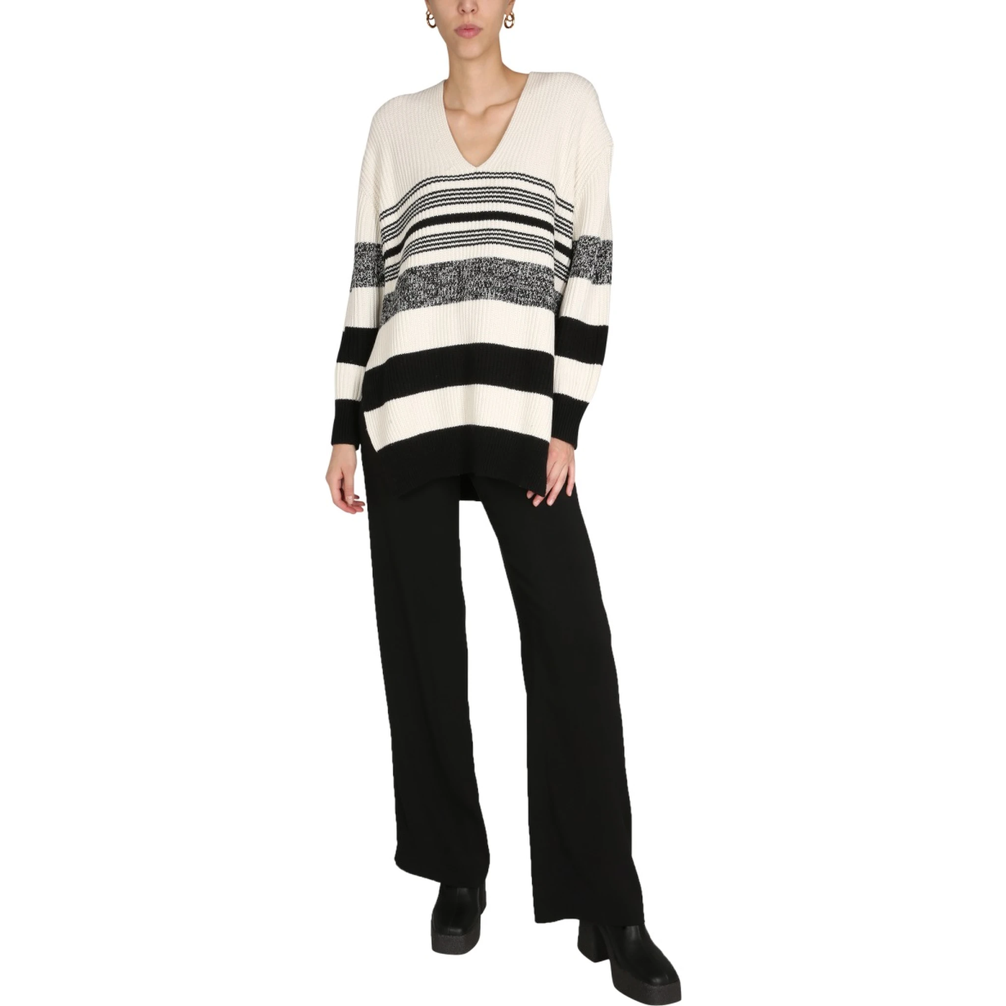 V-NECK SWEATER