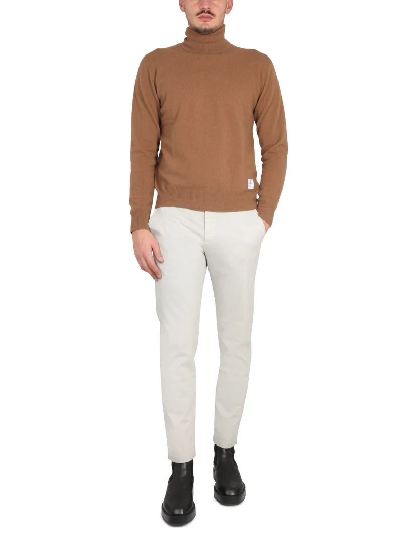 PANTS WITH LOGO PATCH