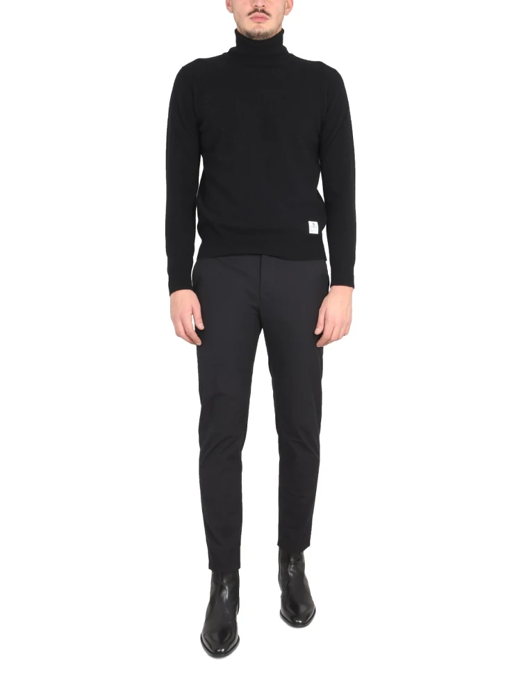 PANTS WITH LOGO PATCH alternative