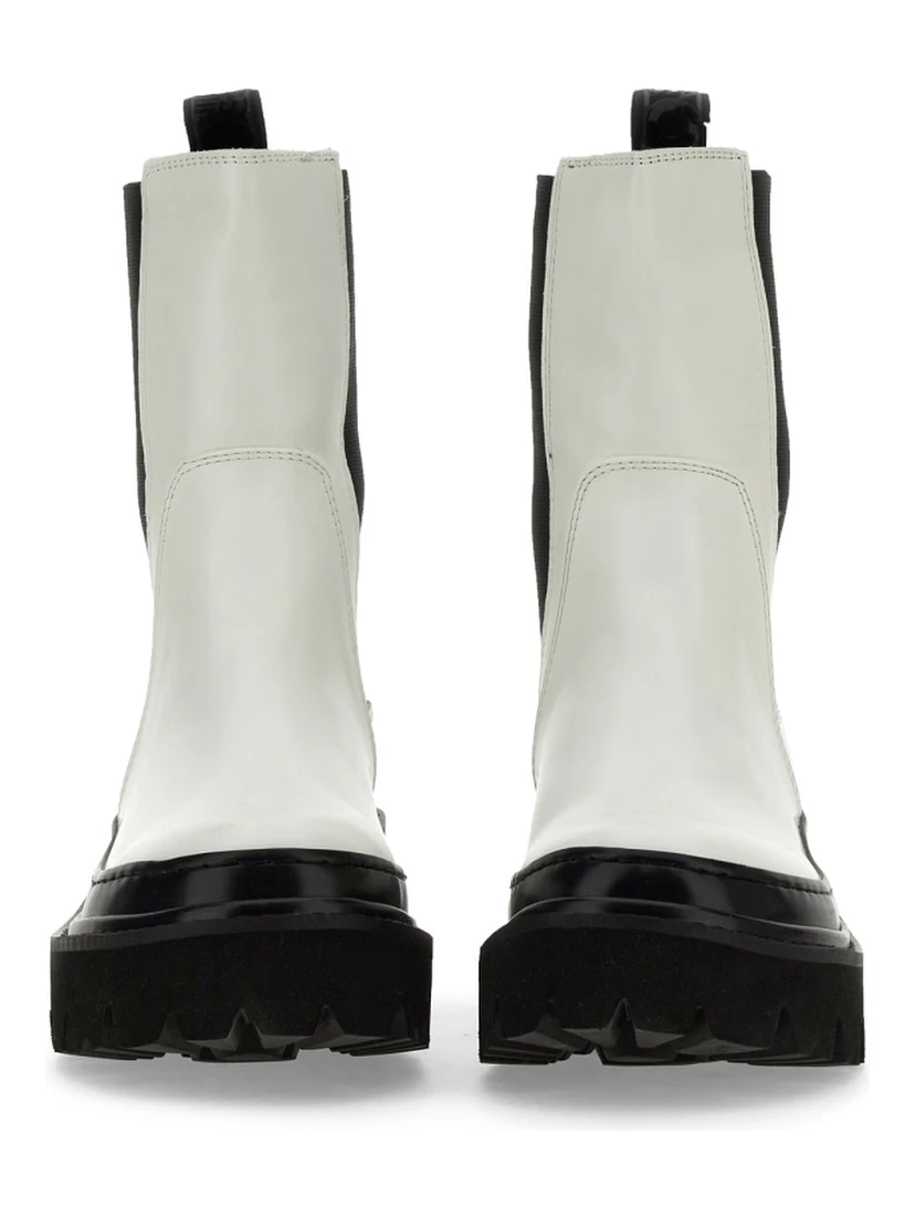 BEATLE BOOT