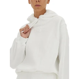 ESSENTIAL SWEATSHIRT