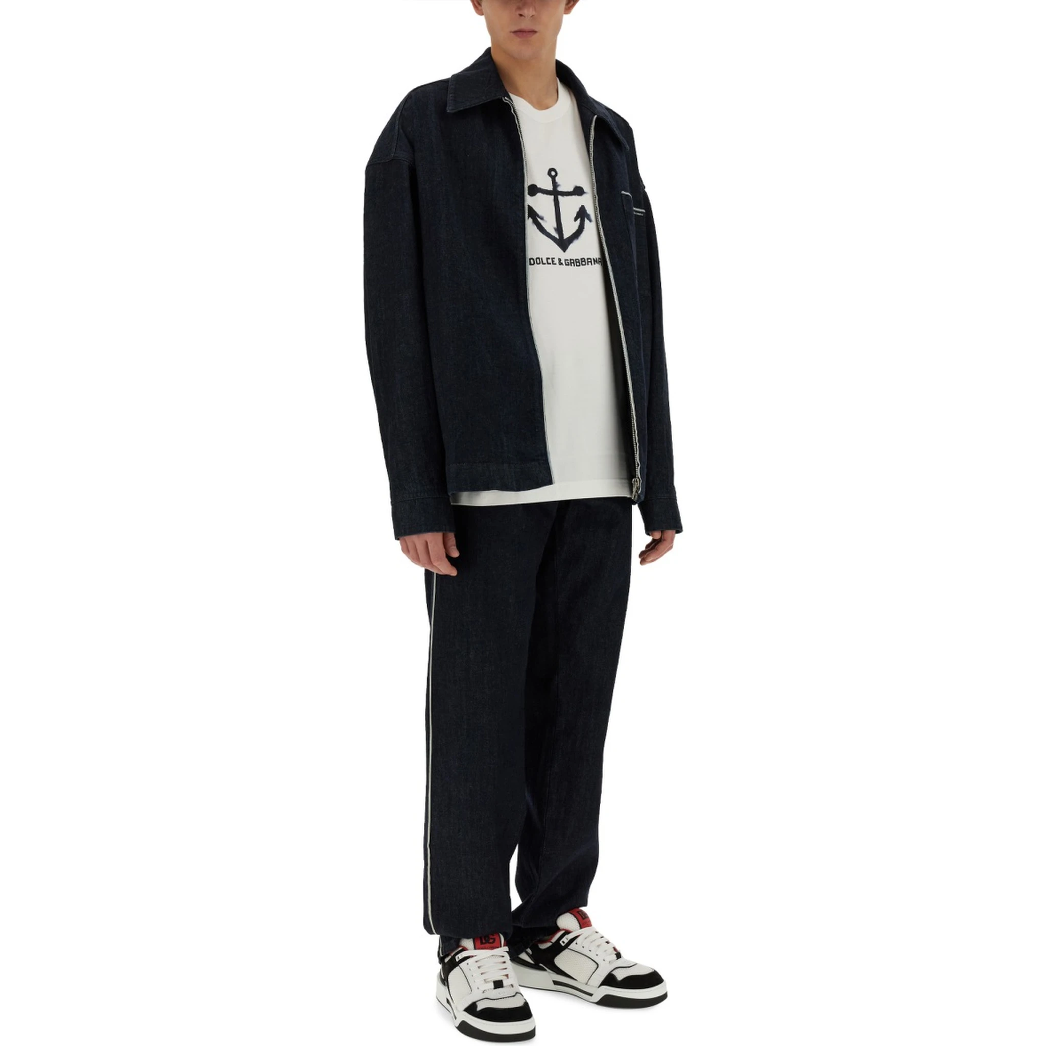 T-SHIRT WITH LOGO