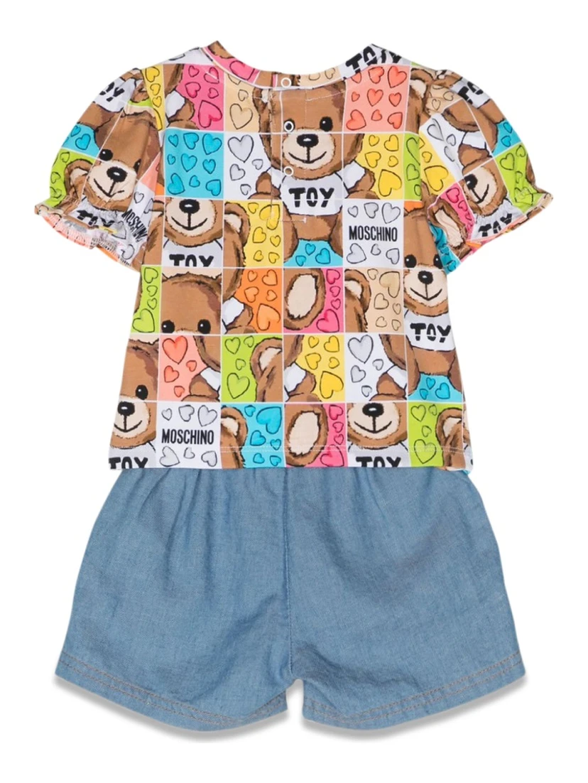 t-shirt and shortsset