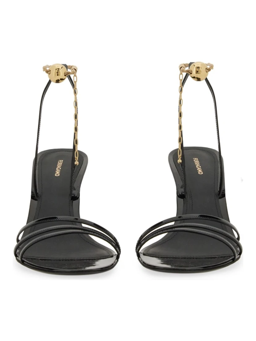 SANDAL WITH CHAIN