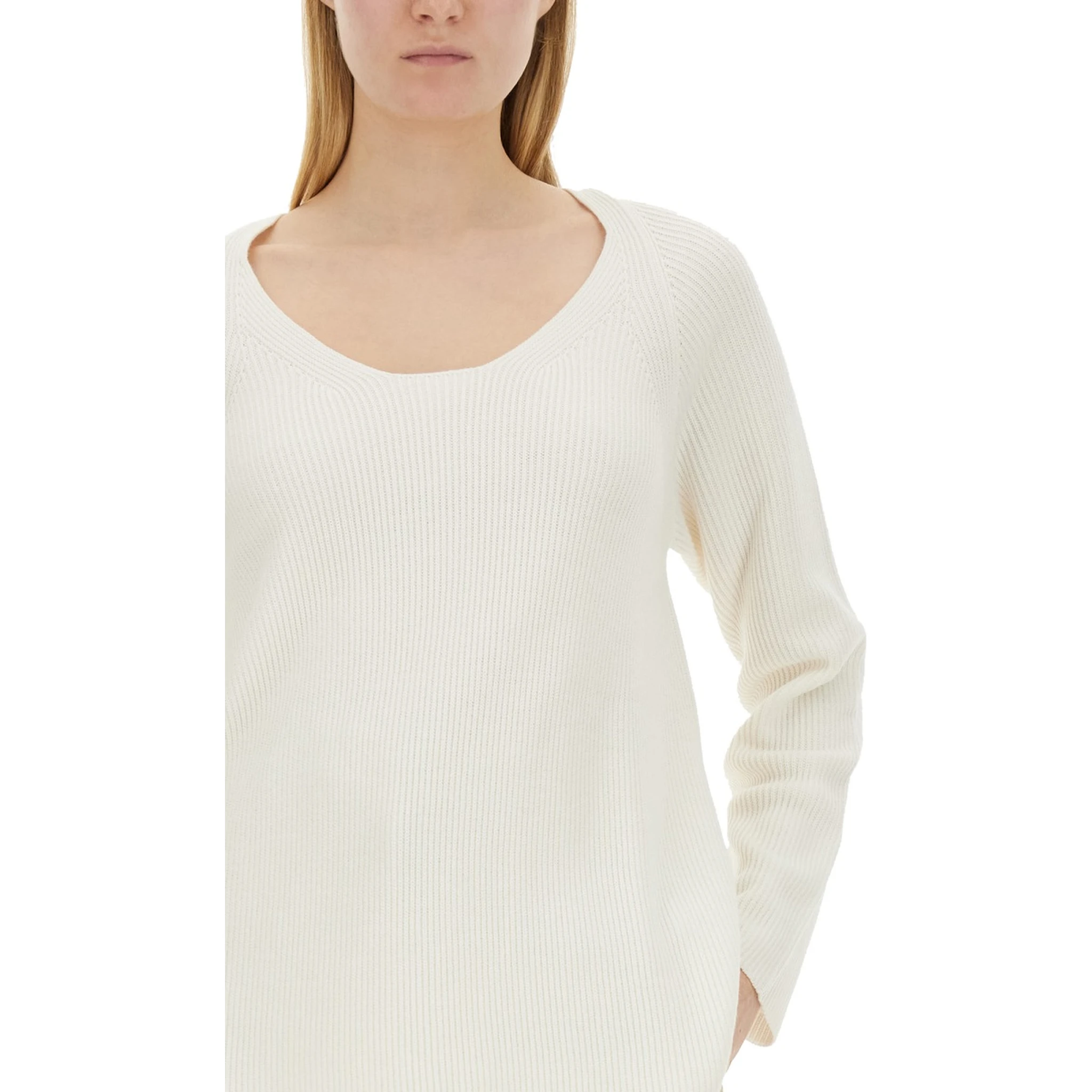 V-NECK SWEATER