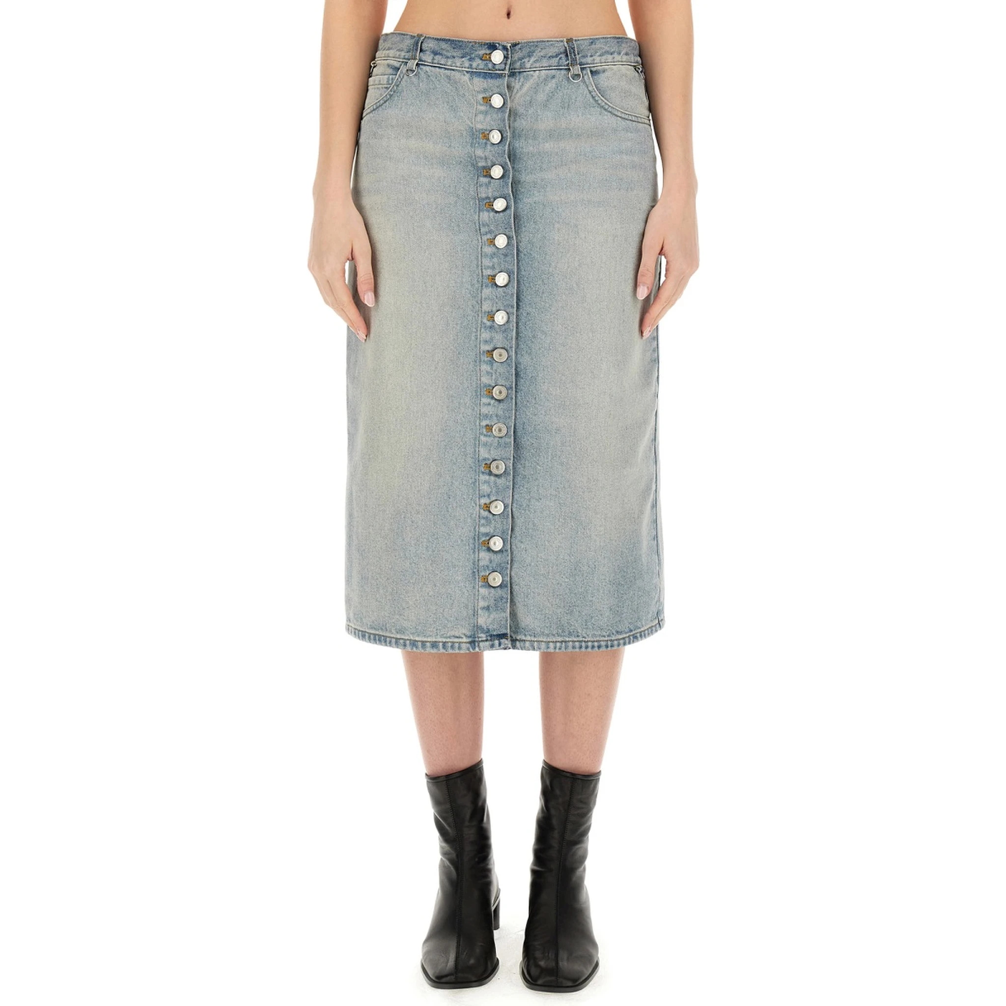 تنورة متوسطة الطول