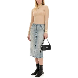 تنورة متوسطة الطول