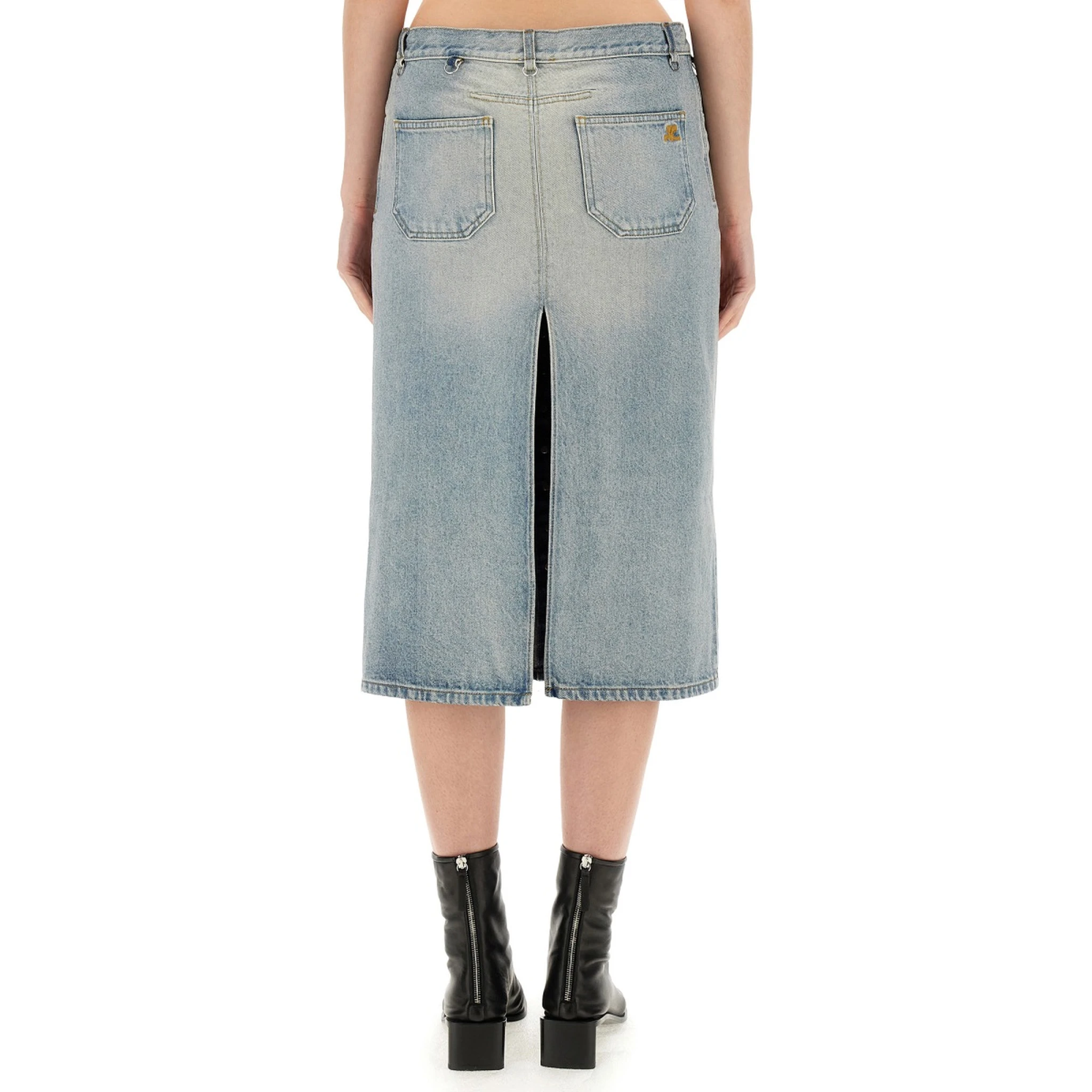 تنورة متوسطة الطول