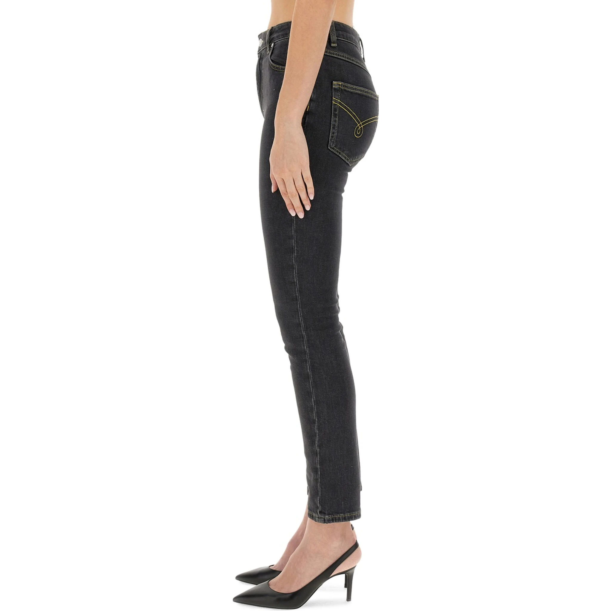 بنطلون جينز ضيق