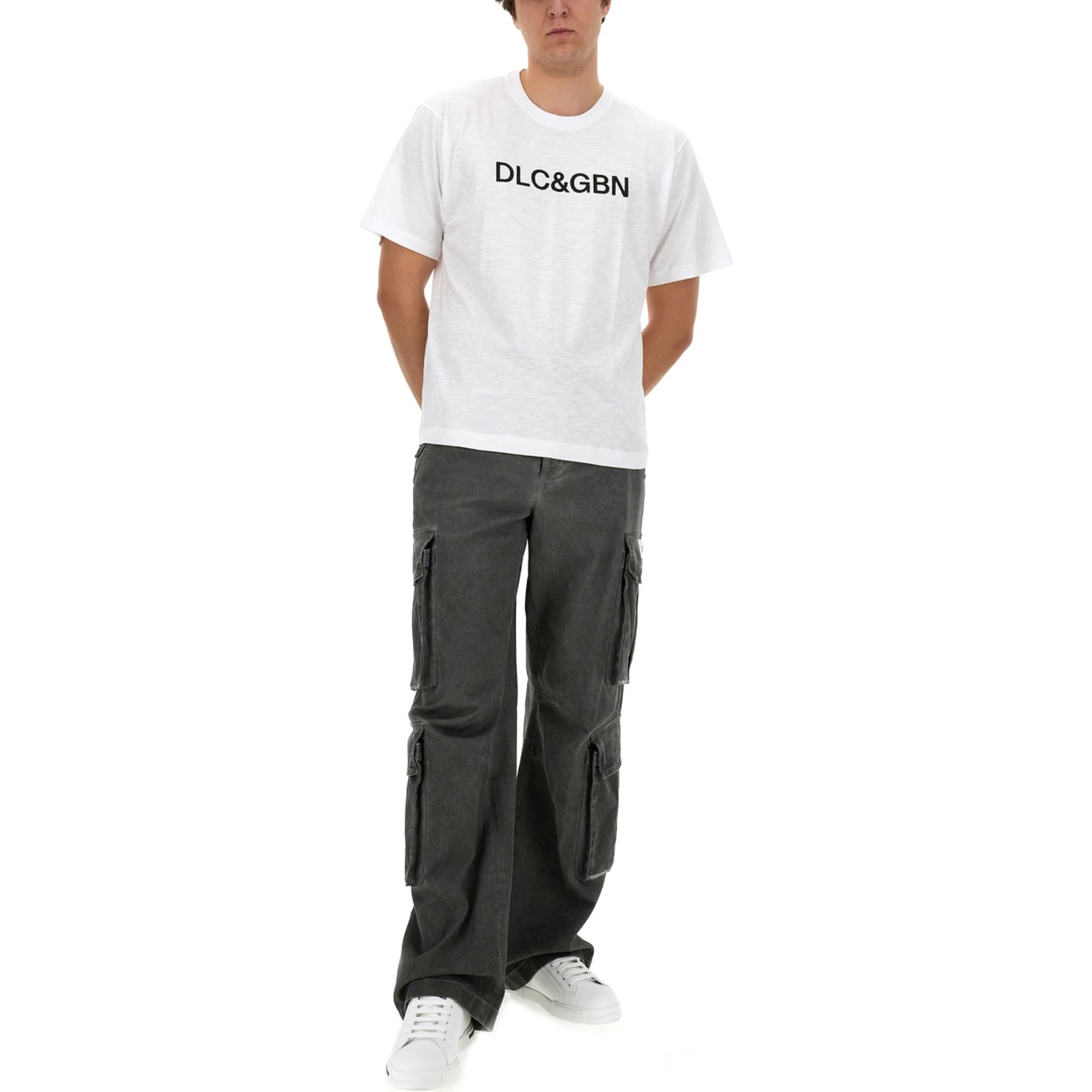 T-SHIRT WITH LOGO