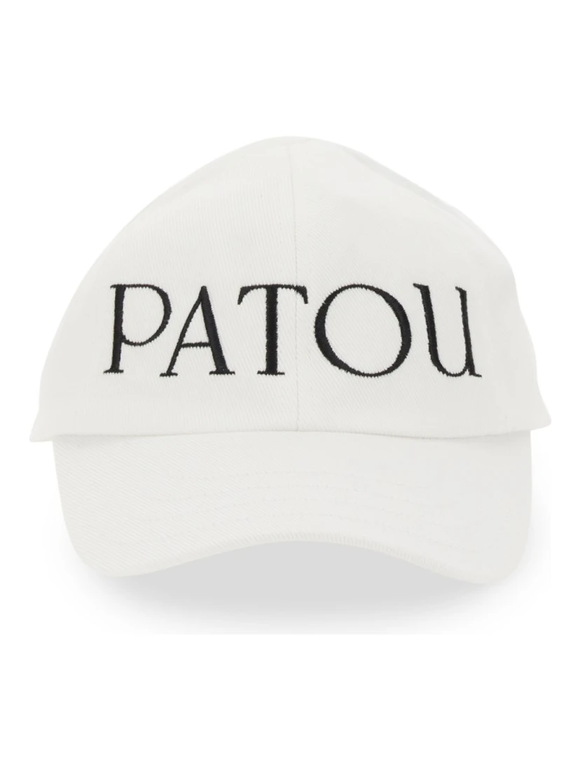 قبعة بيسبول بشعار