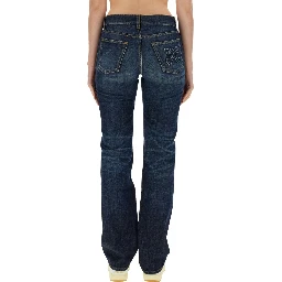 بنطلون جينز بقصة مستقيمة