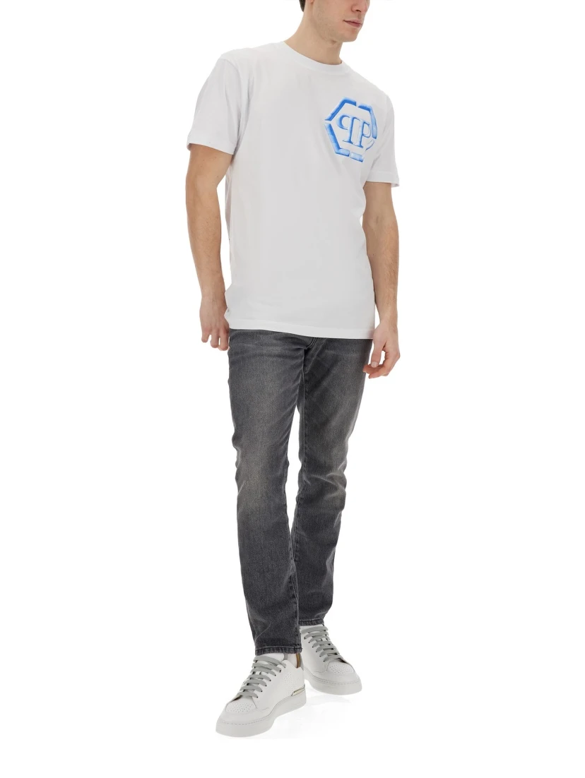 T-SHIRT WITH LOGO