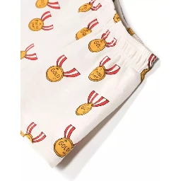 ميداليات وشورتات رياضية - الفصل 1