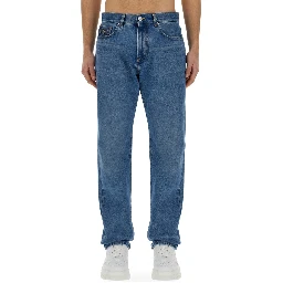 بنطلون جينز بقصة عادية