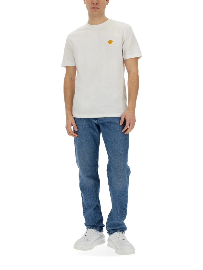 بنطلون جينز بقصة عادية