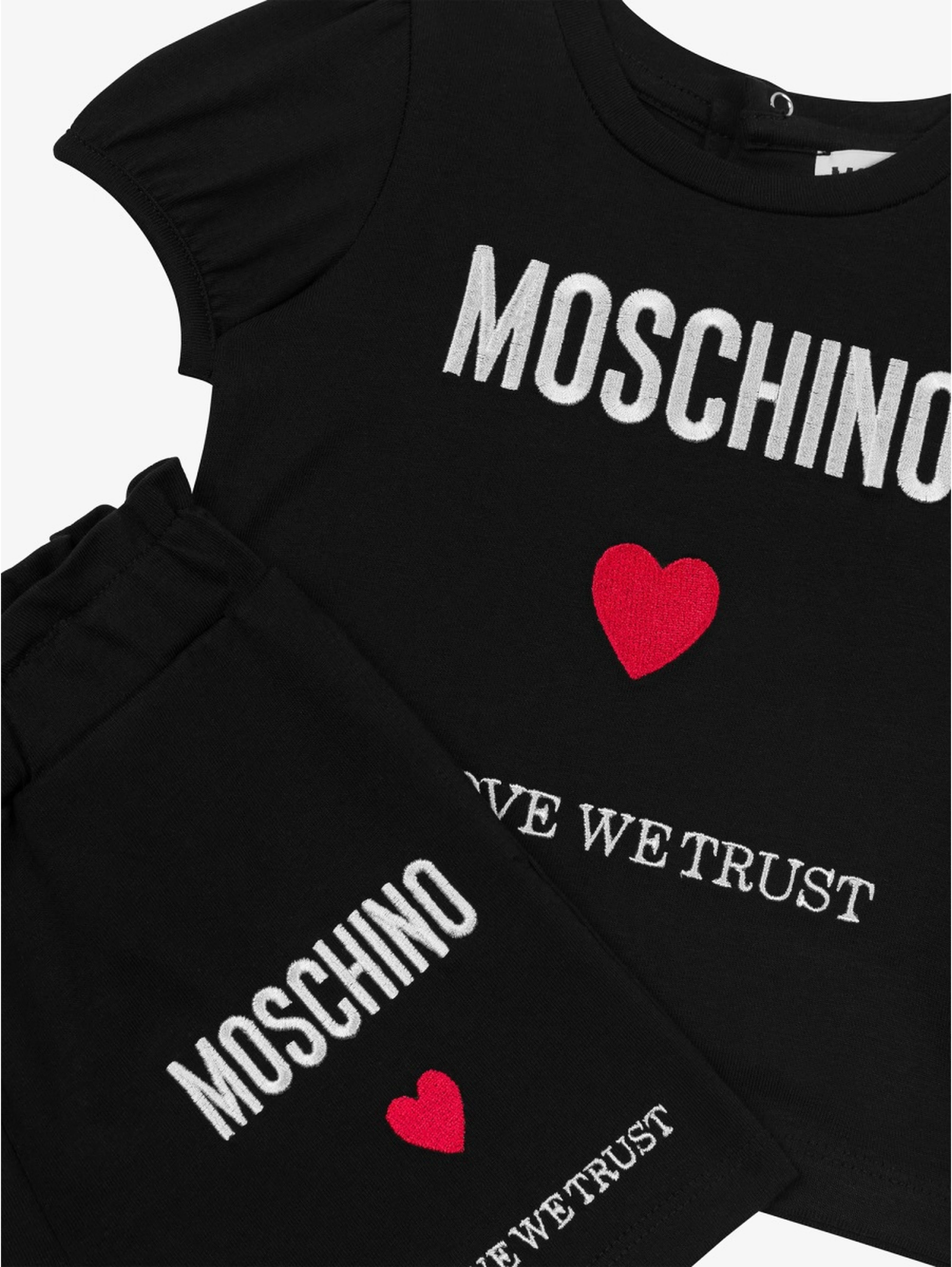 T-SHIRT SHORTS SET