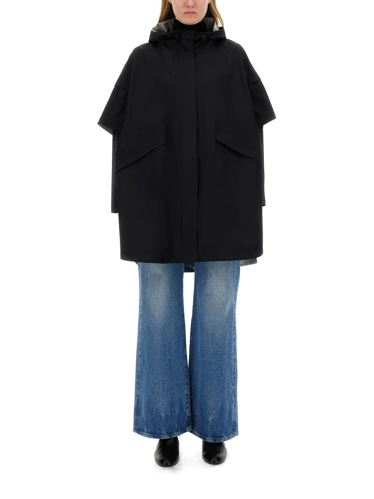 HOODED CAPE
