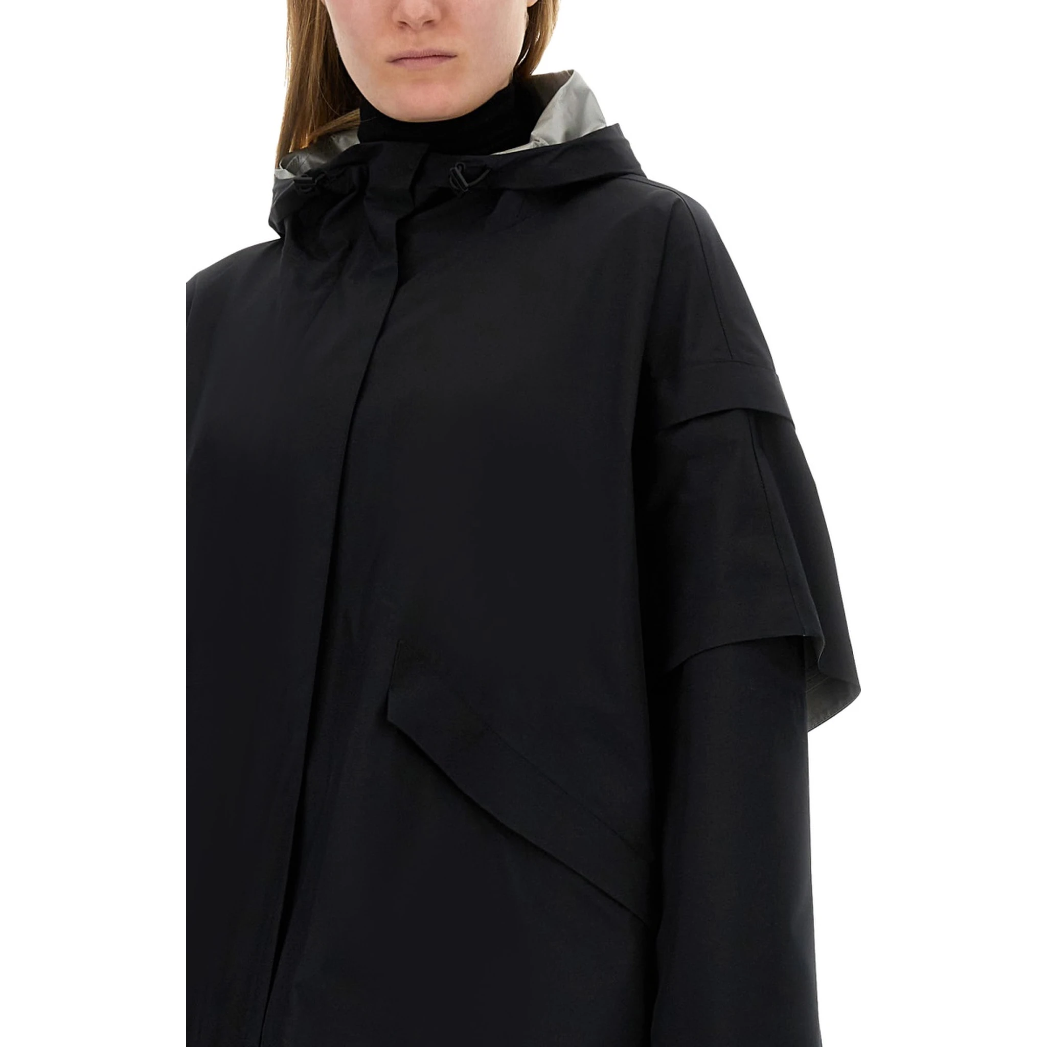HOODED CAPE