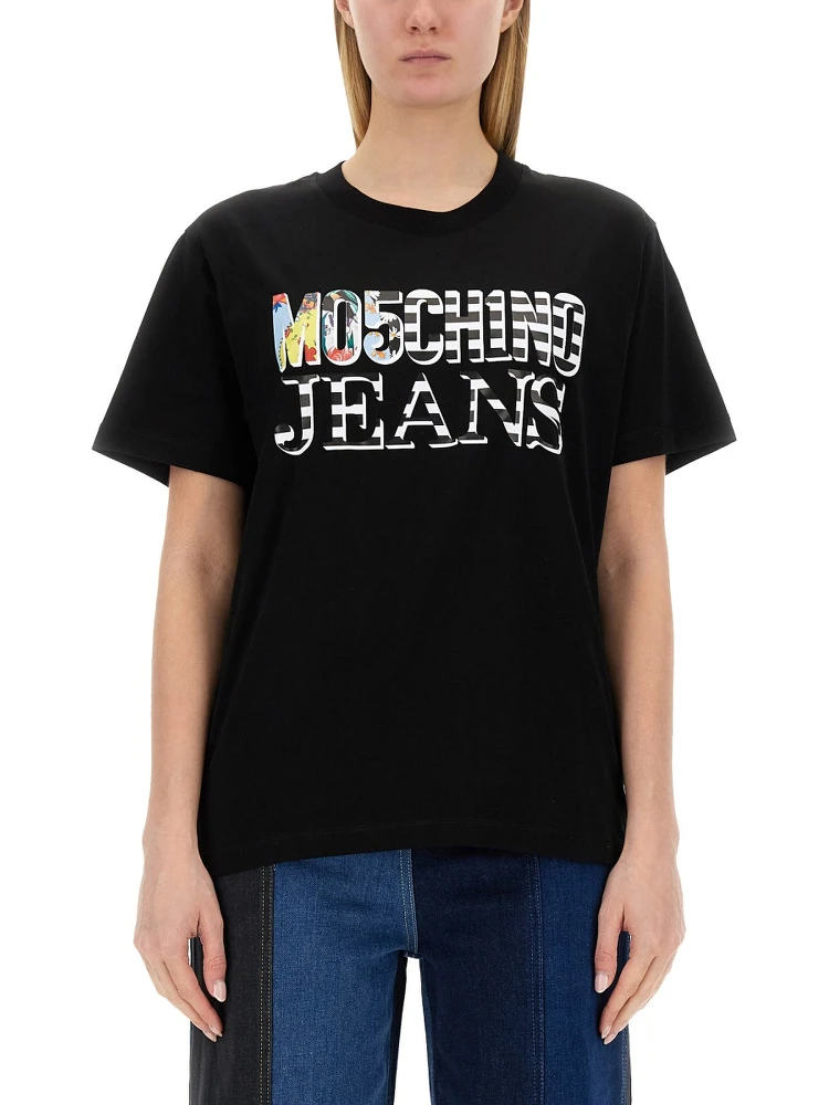 T-SHIRT WITH LOGO