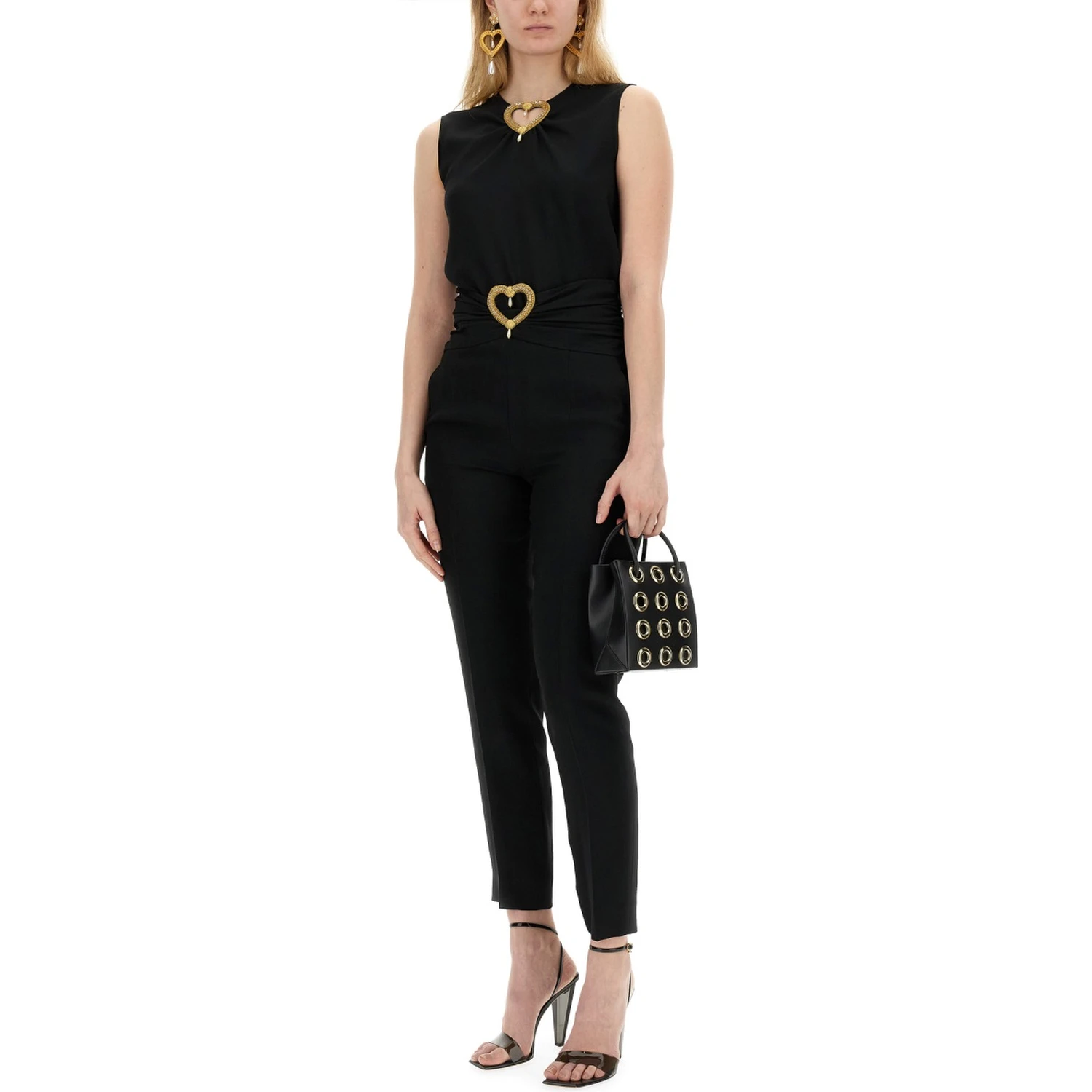 PANTS WITH HEART APPLICATION