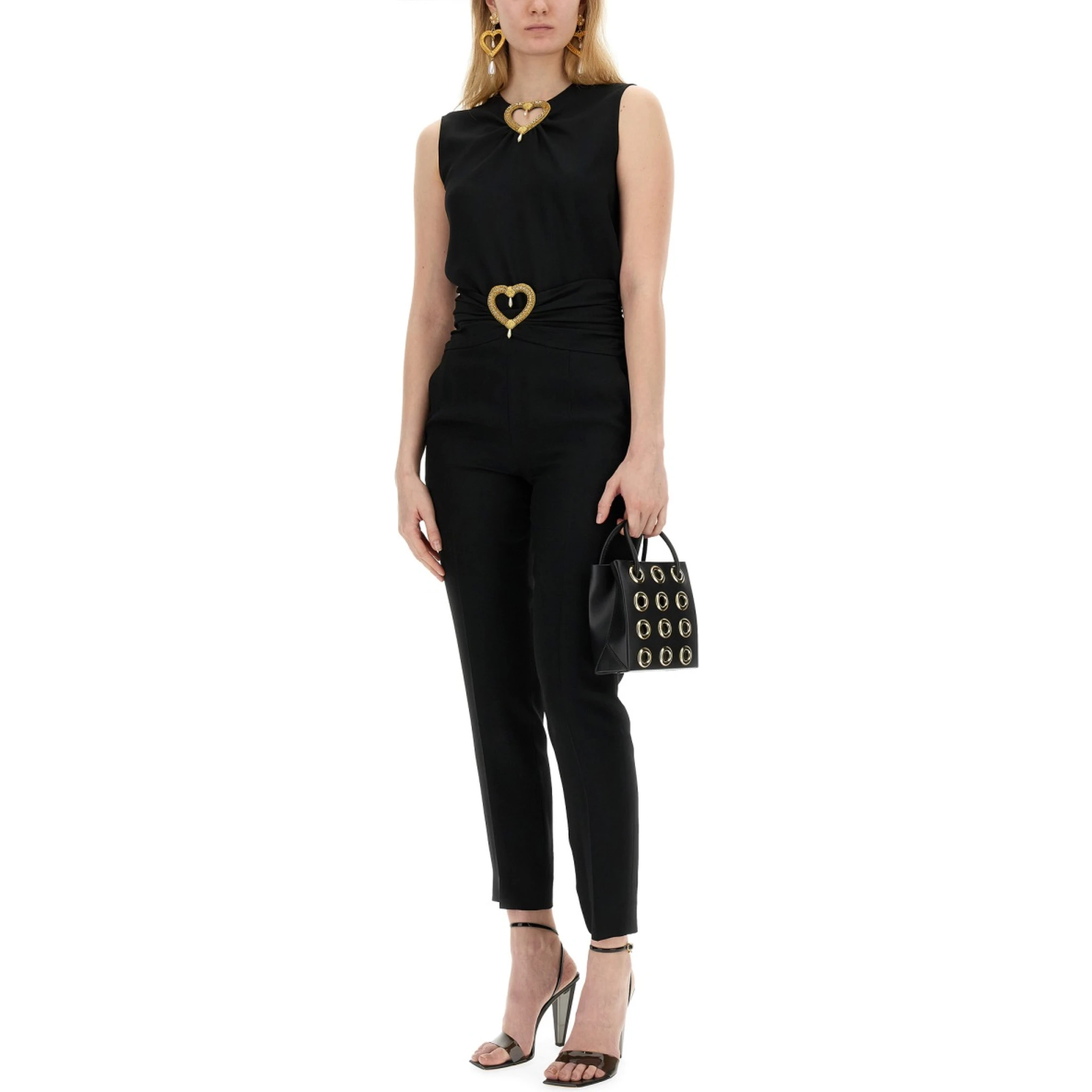 PANTS WITH HEART APPLICATION