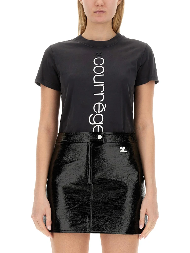 T-SHIRT WITH LOGO