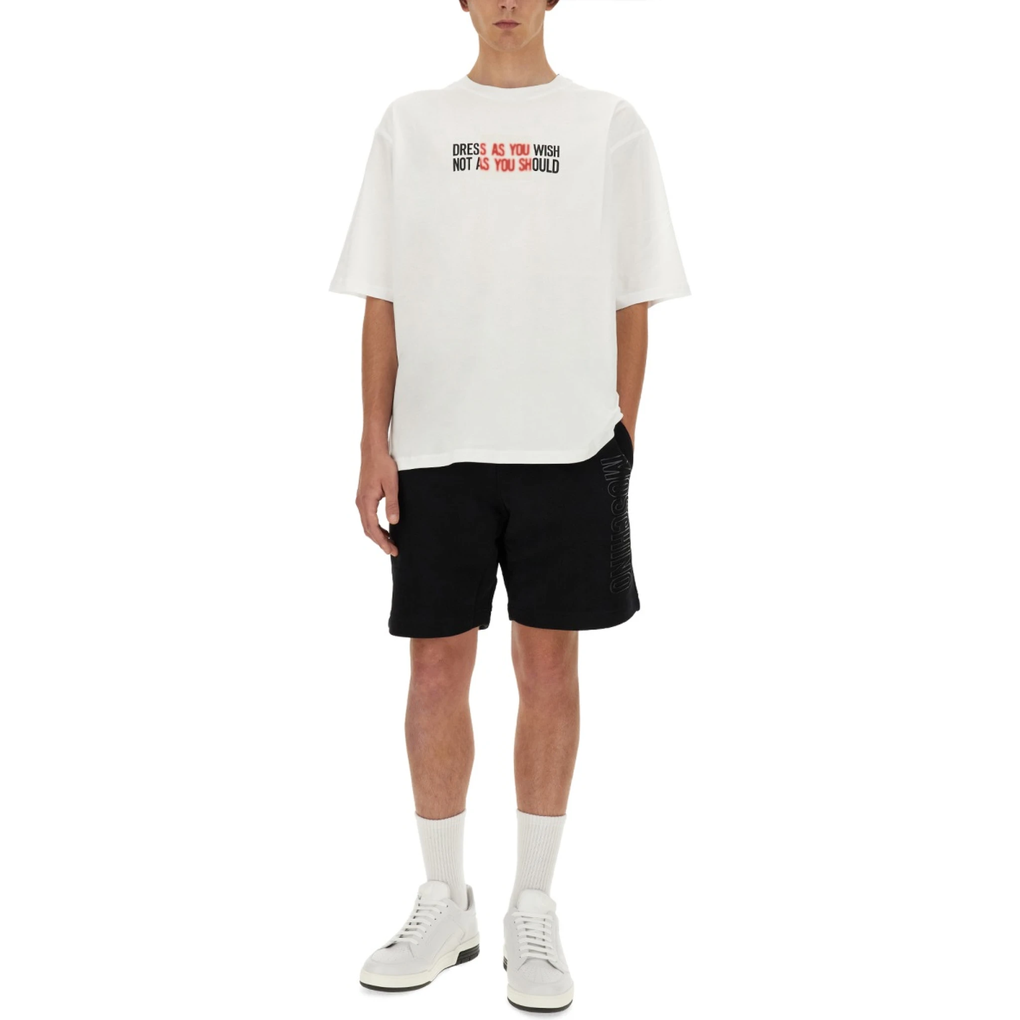 T-SHIRT WITH LOGO