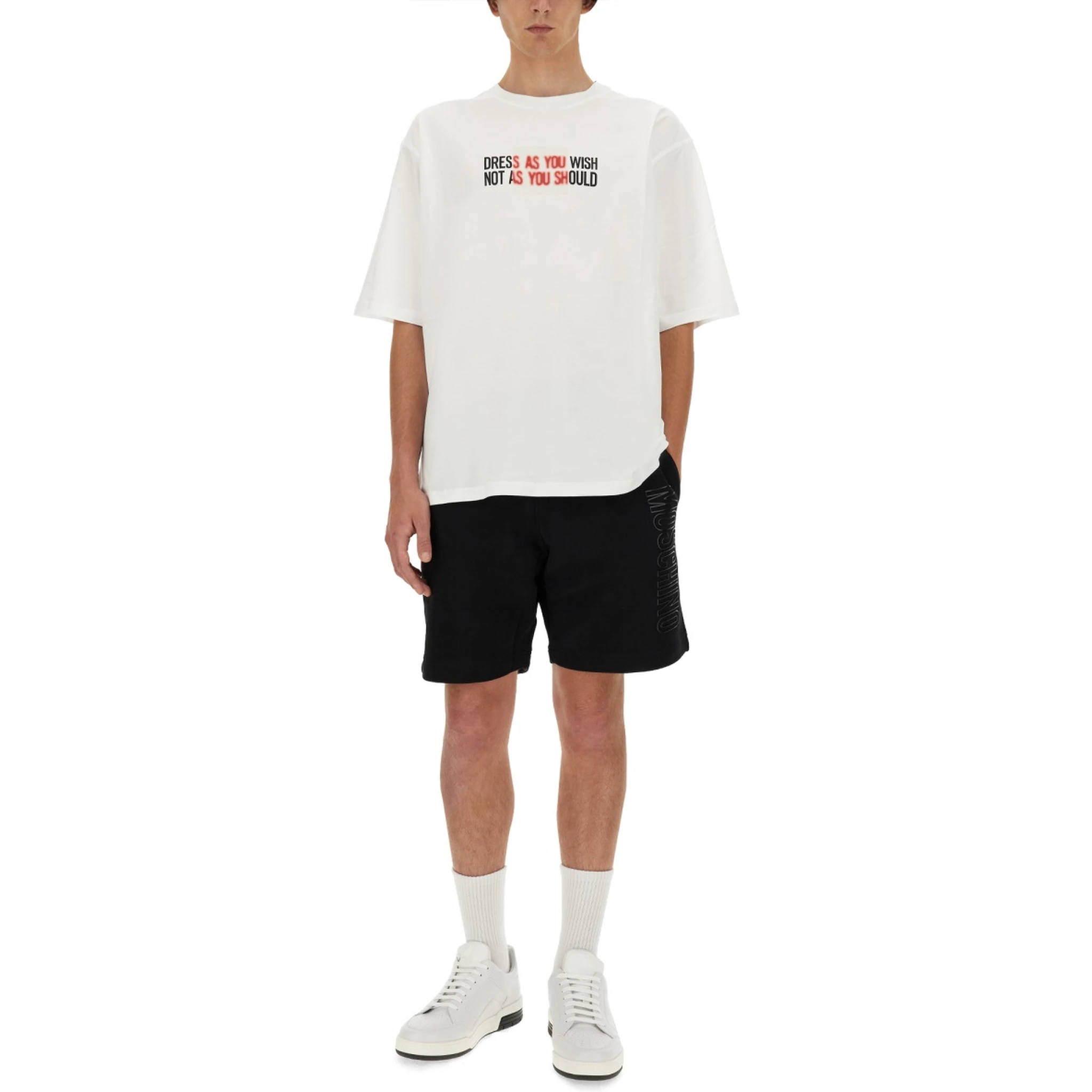 T-SHIRT WITH LOGO