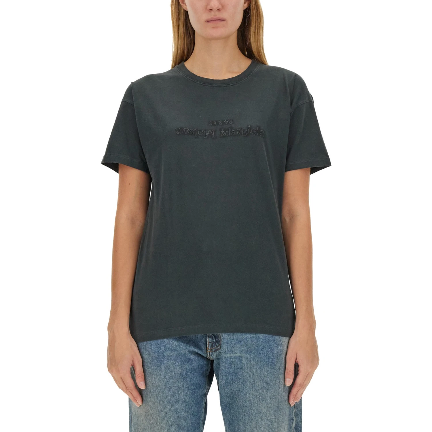 T-SHIRT WITH LOGO
