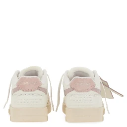 SNEAKER OUT OF OFFICE