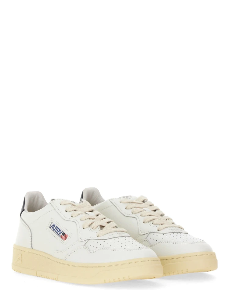 MEDALIST LOW SNEAKER alternative