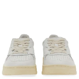 MEDALIST LOW SNEAKER