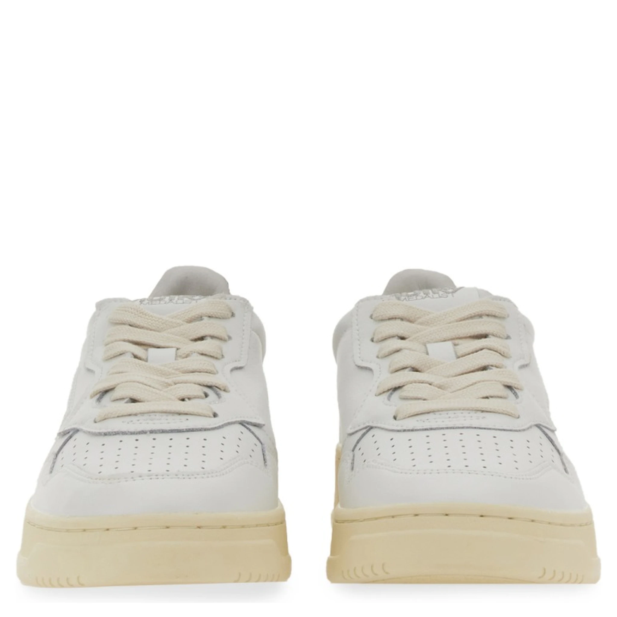 MEDALIST LOW SNEAKER