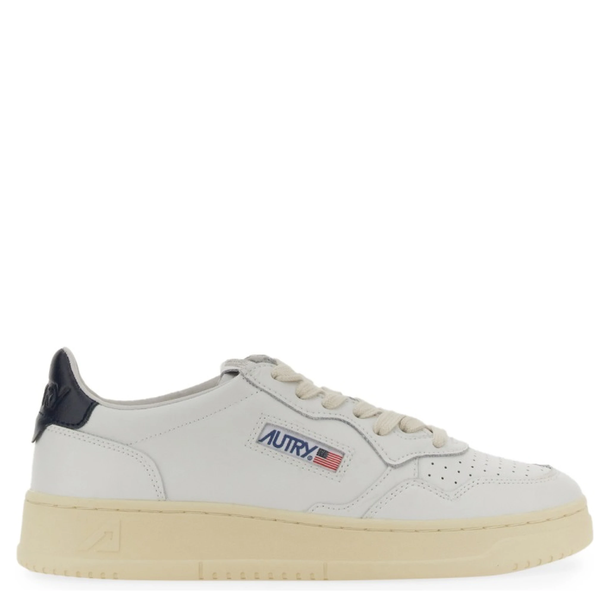 MEDALIST LOW SNEAKER