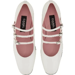 أحذية أريانا